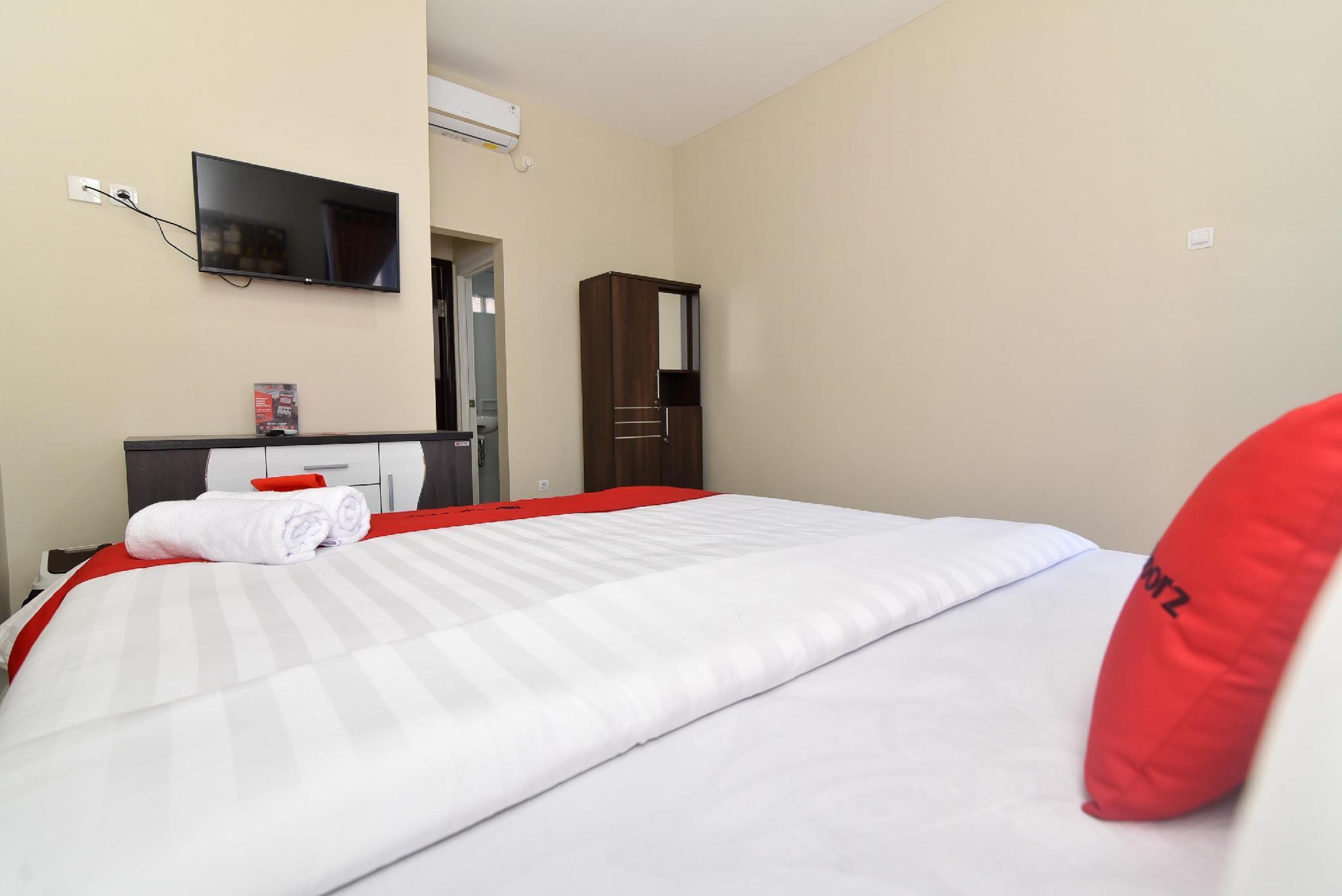RedDoorz Plus near Jalan Imam Bonjol Denpasar Seminyak  Bagian luar foto