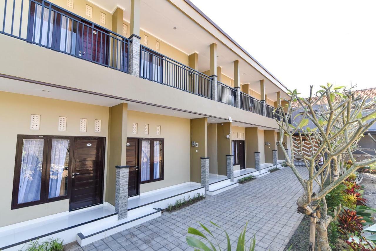 RedDoorz Plus near Jalan Imam Bonjol Denpasar Seminyak  Bagian luar foto