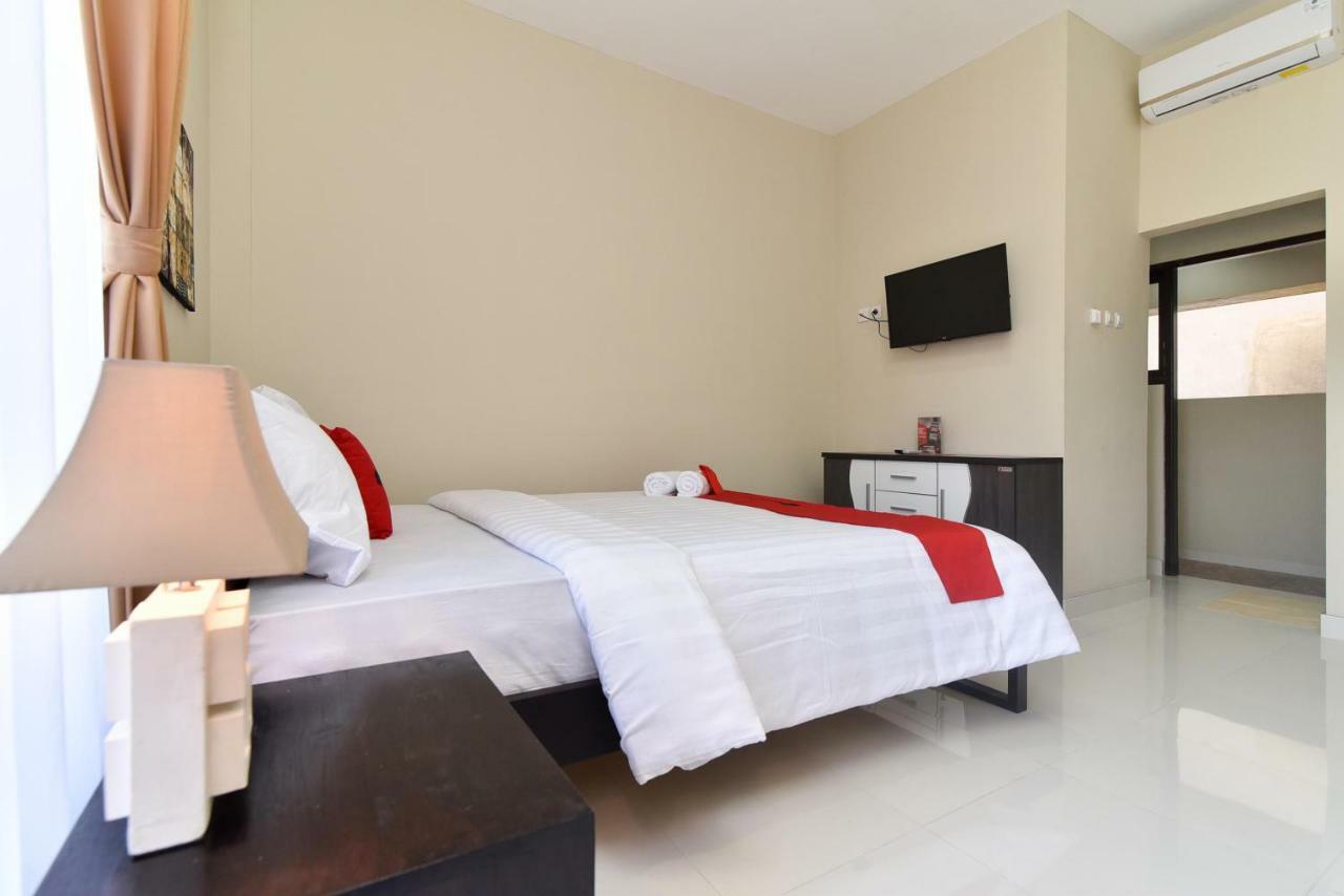 RedDoorz Plus near Jalan Imam Bonjol Denpasar Seminyak  Bagian luar foto